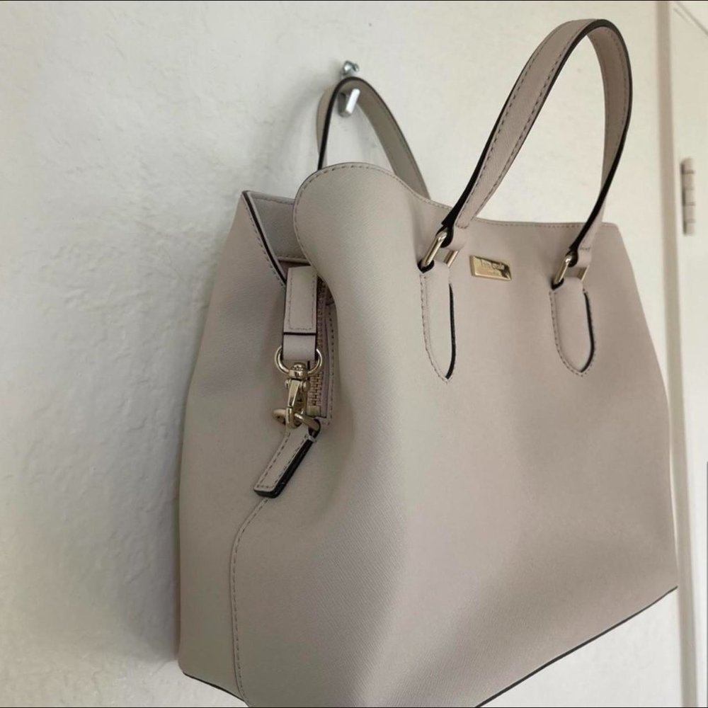 Kate Spade Purse - Picture 4 of 5